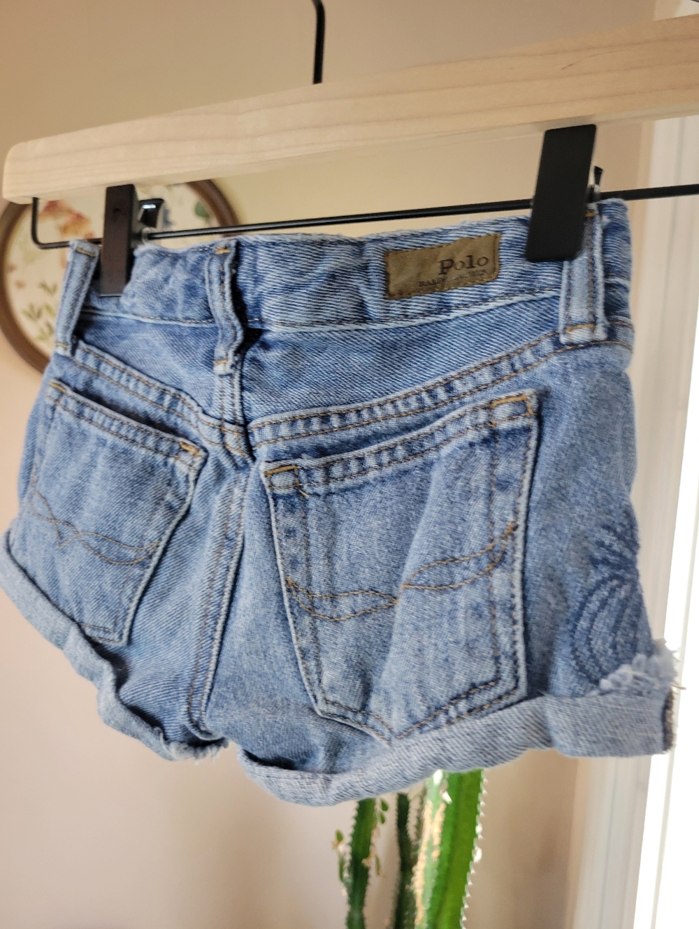 Polo Ralph Lauren Light Wash Rolled Cuff Flower Embroidered Jean Shorts, Size 5 - Picture 5 of 7